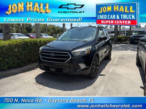 Used 2018 Ford Escape SE w/ SE Sport Appearance Package FWD image 3