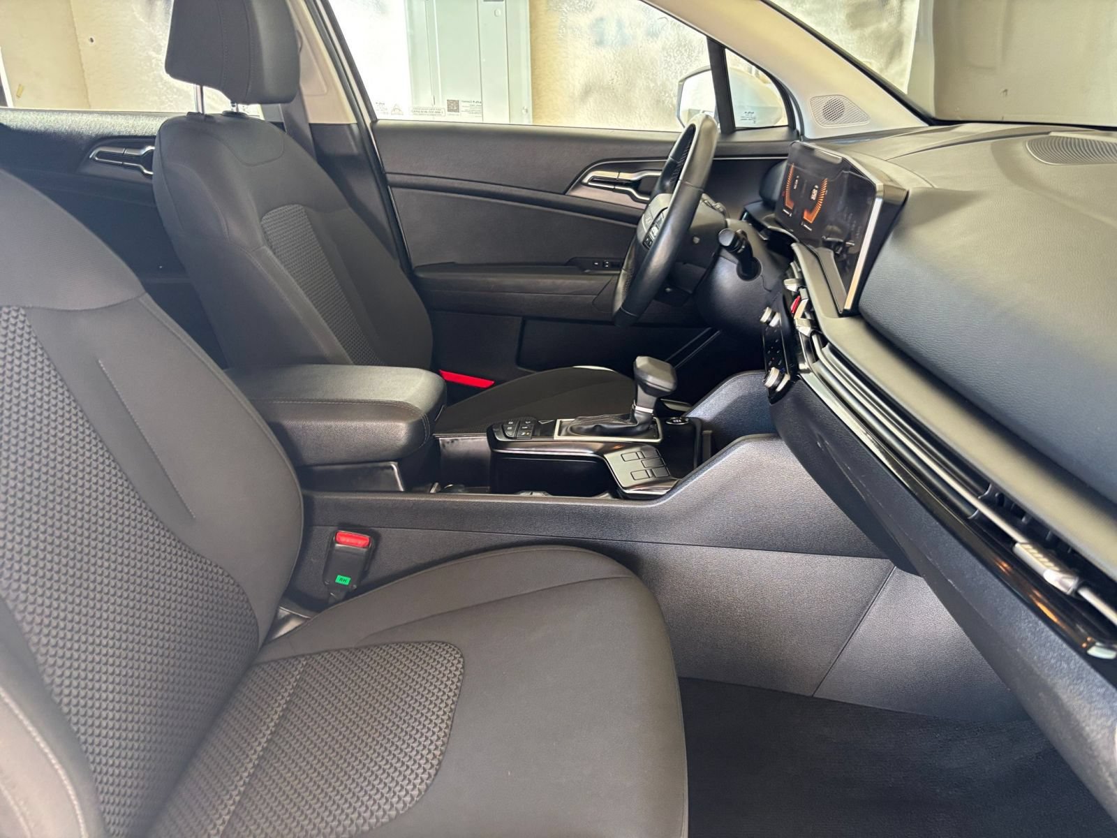 Used 2026 Kia Sportage LX FWD image 35