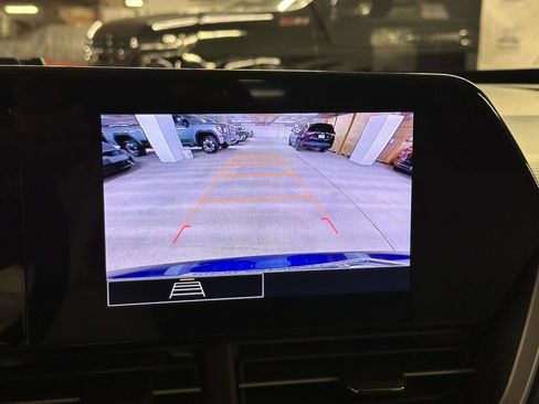 Used 2024 Chevrolet Trax LS w/ LS Convenience Package FWD image 19