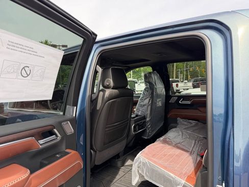 New 2026 GMC Sierra 3500 Denali Ultimate w/ LPO, Black Badging Package AWD/4WD image 11