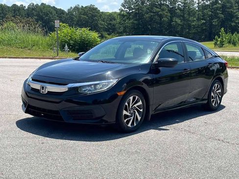 Used 2018 Honda Civic EX image 2