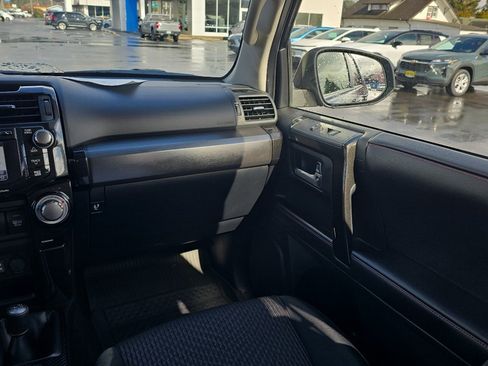 Certified 2018 Toyota 4Runner TRD Off-Road image 21