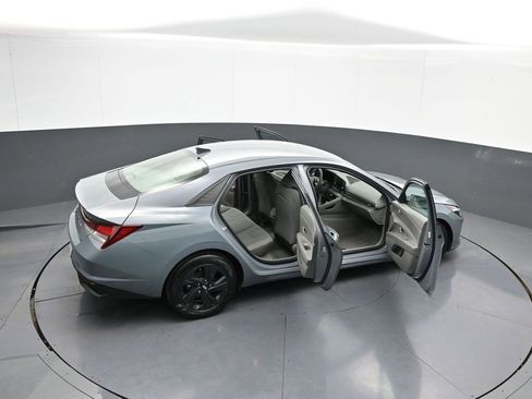 Certified 2022 Hyundai Elantra SEL w/ Cargo Package image 44