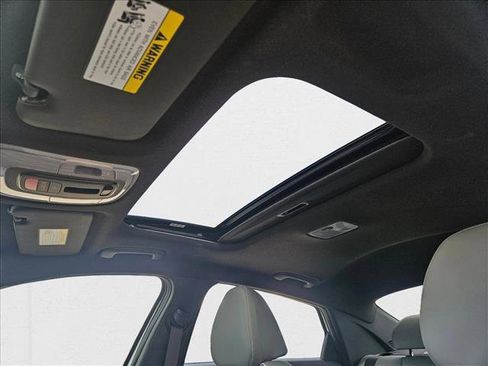 New 2025 Hyundai Elantra Limited image 16