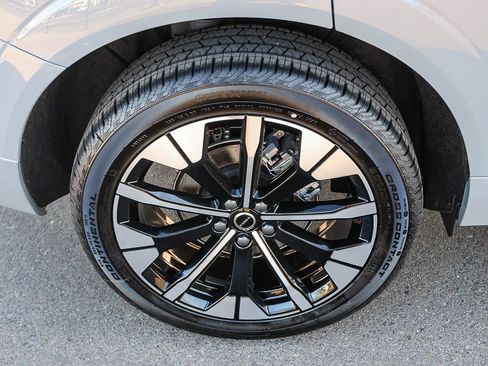 New 2026 Volvo XC60 B5 Plus w/ Climate Package PRO AWD/4WD image 13
