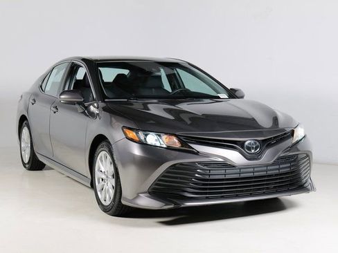 Used 2018 Toyota Camry LE FWD image 10