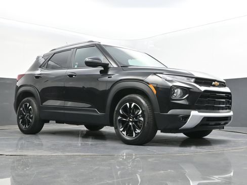 Used 2023 Chevrolet TrailBlazer LT FWD image 35