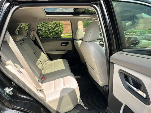 Certified 2024 Nissan Rogue SV w/ SV Premium Package AWD/4WD image 24