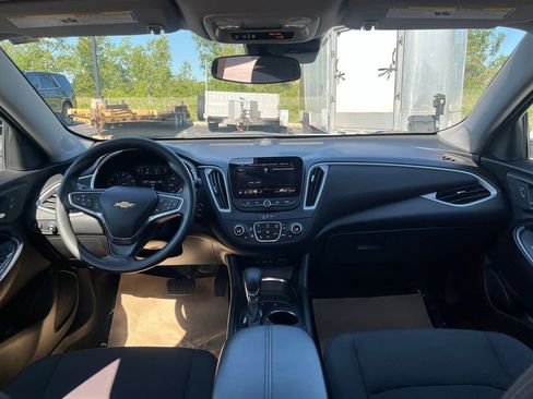 Used 2025 Chevrolet Malibu LT FWD image 23
