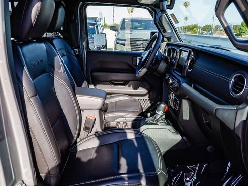 Used 2023 Jeep Wrangler Unlimited Sahara AWD/4WD image 21