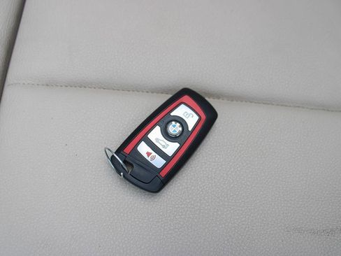 Used 2020 BMW 230i xDrive Convertible w/ Convenience Package image 49