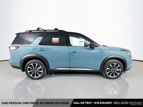 New 2026 Nissan Pathfinder Platinum image 4