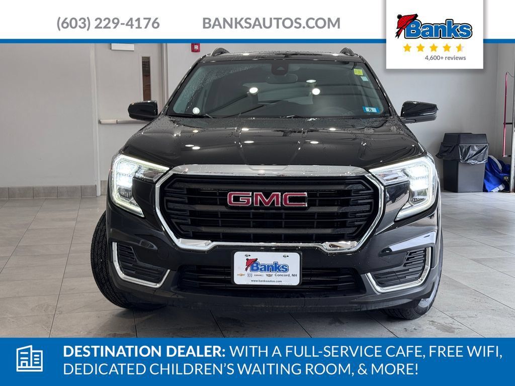 Certified 2022 GMC Terrain SLE w/ Driver Convenience Package AWD/4WD image 3