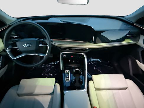 Used 2025 Audi Q5 Premium Plus w/ Premium Plus AWD/4WD image 16