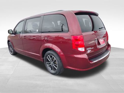 Used 2019 Dodge Grand Caravan GT image 4