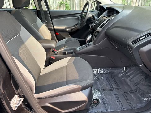 Used 2014 Ford Focus SE FWD image 12