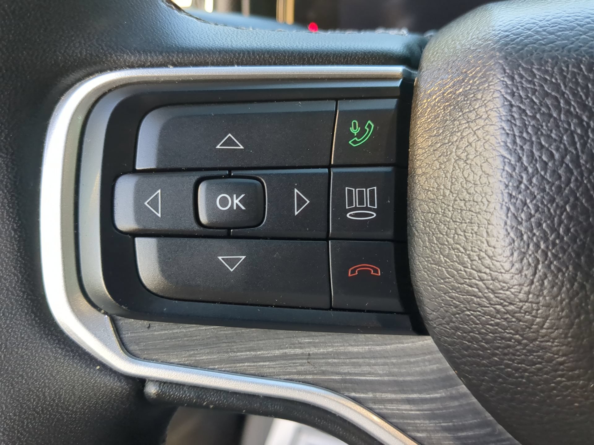 Used 2024 Jeep Wagoneer Series II AWD/4WD image 67