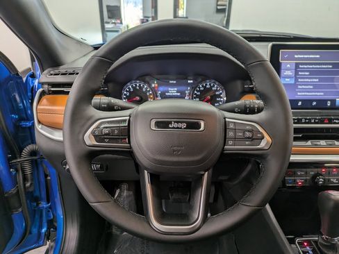 Used 2024 Jeep Compass Limited image 20
