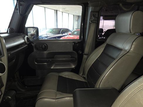 Used 2008 Jeep Wrangler Unlimited Sahara w/ Dual Top Group AWD/4WD image 18
