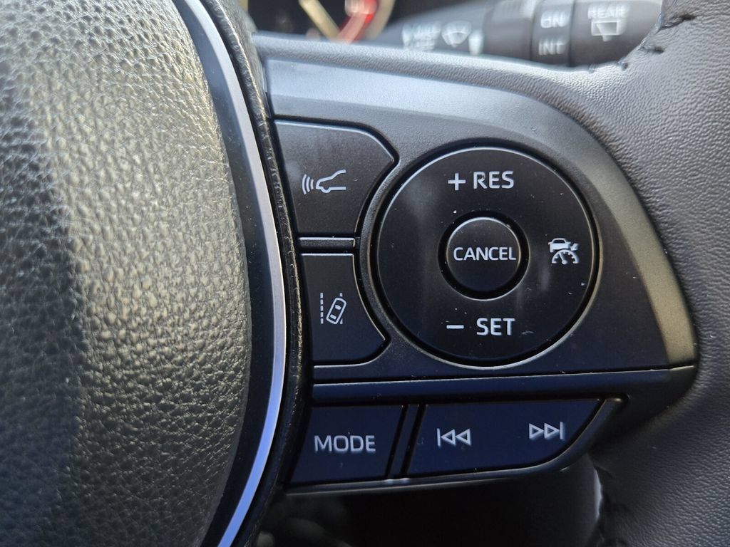 Used 2025 Toyota RAV4 XLE Premium FWD image 24