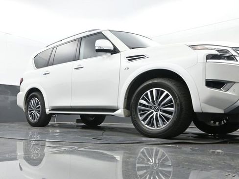 Used 2022 Nissan Armada SV w/ SV Appearance Package image 9