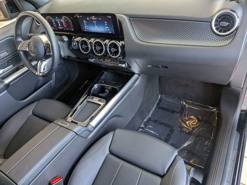 Used 2025 Mercedes-Benz GLA 250 image 28