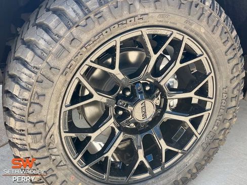 New 2025 GMC Sierra 1500 Pro AWD/4WD image 9