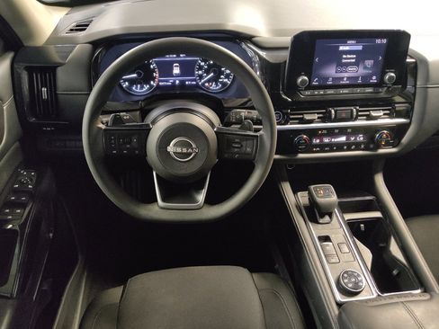 Used 2022 Nissan Pathfinder S AWD/4WD image 22