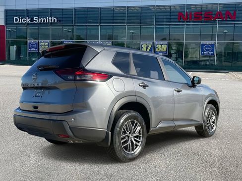 Used 2024 Nissan Rogue S image 6