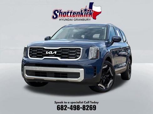 Used 2024 Kia Telluride S FWD image 1