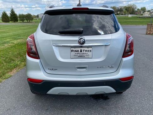 Used 2021 Buick Encore Preferred w/ Safety Package II AWD/4WD image 5