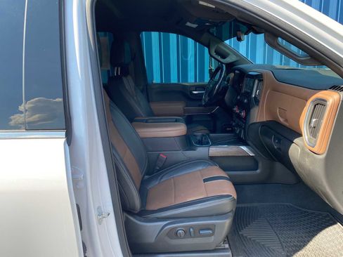 Used 2022 Chevrolet Silverado 3500 High Country image 35