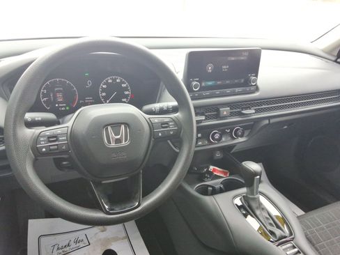Used 2023 Honda HR-V LX image 12