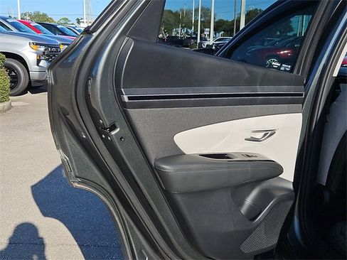 Used 2023 Hyundai Tucson Limited image 13