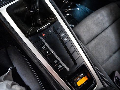 Certified 2021 Porsche 718 Cayman GT4 RWD image 23