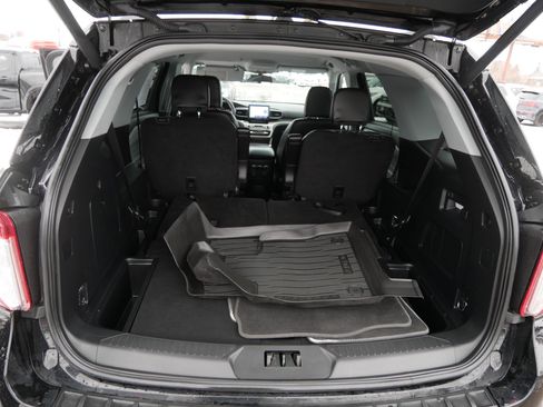 Used 2023 Ford Explorer XLT w/ Equipment Group 202A image 30