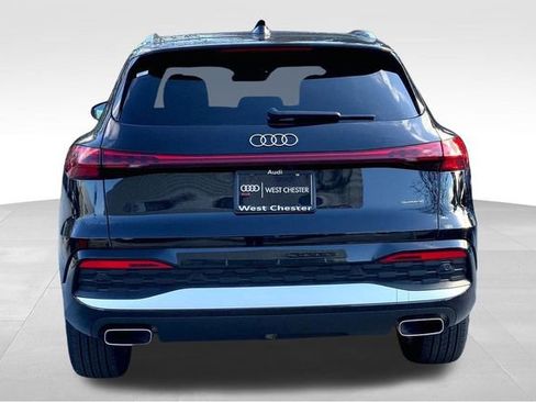 Used 2025 Audi Q5 Premium w/ Convenience Package image 4
