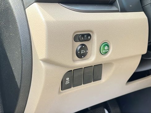 Used 2016 Honda Pilot LX image 22