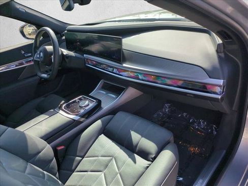 Certified 2025 BMW i7 eDrive50 RWD image 24