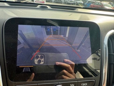 Used 2021 Chevrolet Equinox LT image 16