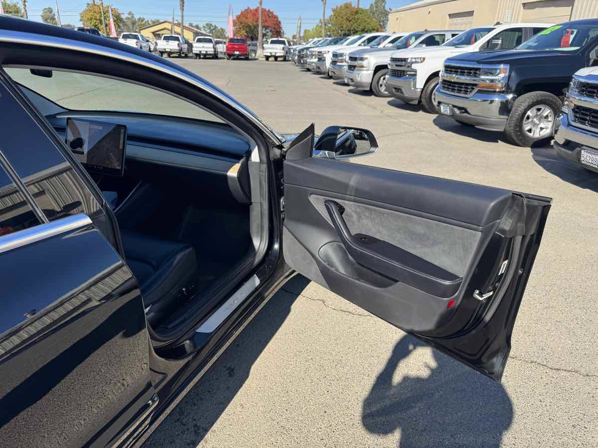 Used 2018 Tesla Model 3 Long Range RWD image 14