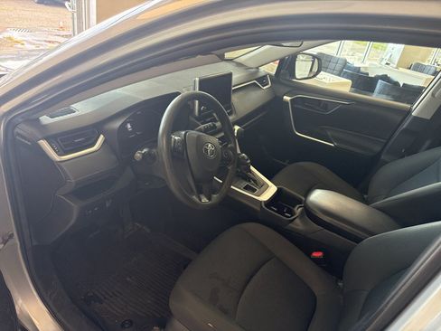 Used 2023 Toyota RAV4 LE AWD/4WD image 11