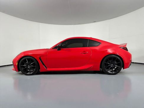 Used 2024 Toyota GR86 Premium image 4