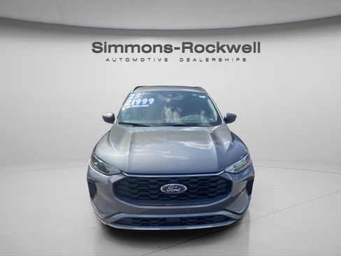 Used 2023 Ford Escape ST-Line image 2