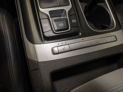 Certified 2024 Kia Carnival LX image 15