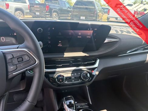Used 2024 Buick Envista Sport Touring w/ Convenience I Package FWD image 20