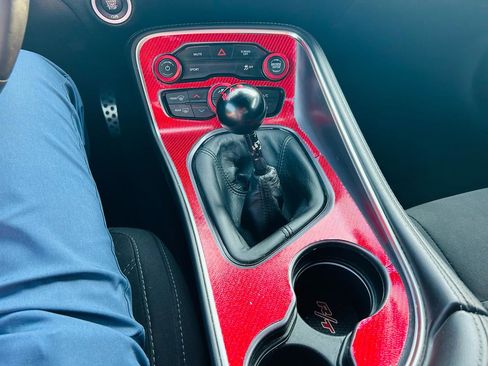 Used 2017 Dodge Challenger R/T RWD image 21