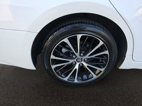 Used 2018 Toyota Camry SE w/ Convenience Package FWD image 37
