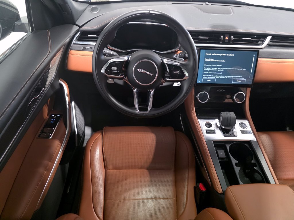Certified 2025 Jaguar F-PACE R-Dynamic S AWD/4WD image 15