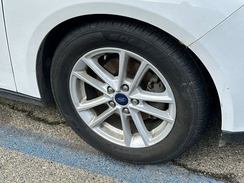 Used 2018 Ford Focus SE image 12